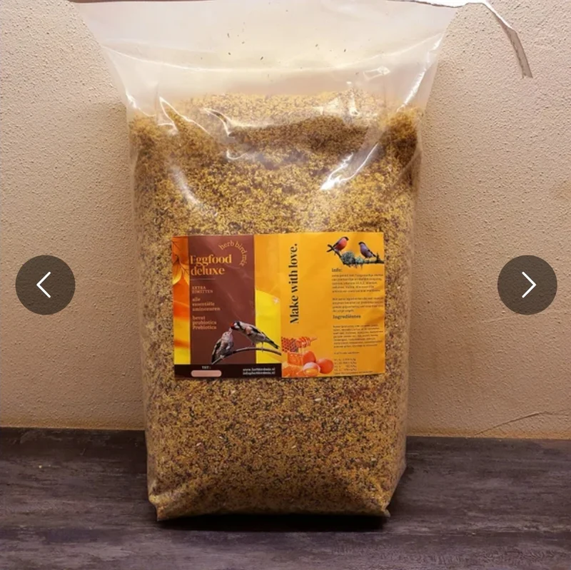 Pâtée aux Oeufs Deluxe 10kg 14,2% Protéines (+ Pissenlit, Levure de Bière, Vers à Soie...)