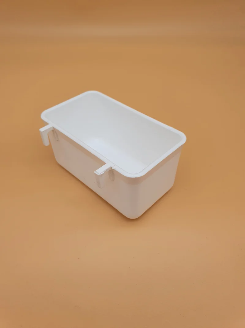 Gamelle en plastique avec crochets 9x5x4,4cm