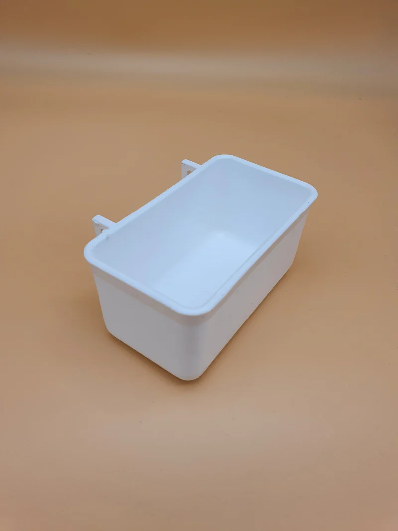 Gamelle en plastique avec crochets 9x5x4,4cm