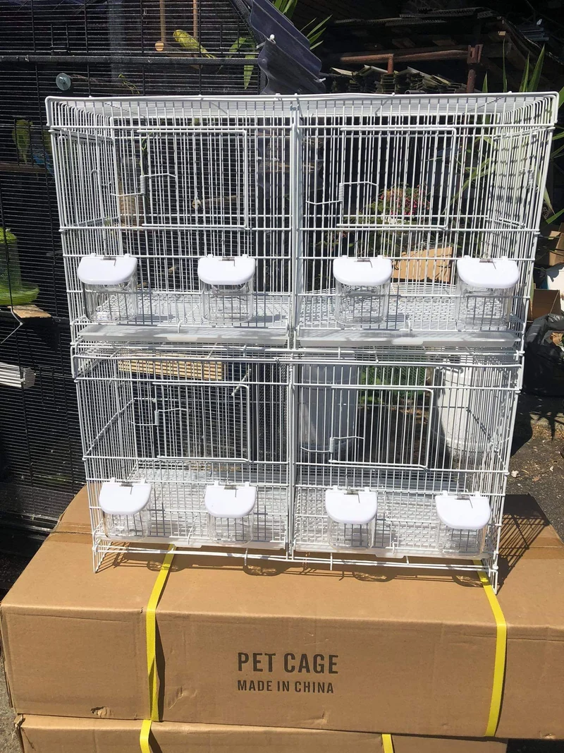 Cage d'élevage blanche empilable 60x25x35