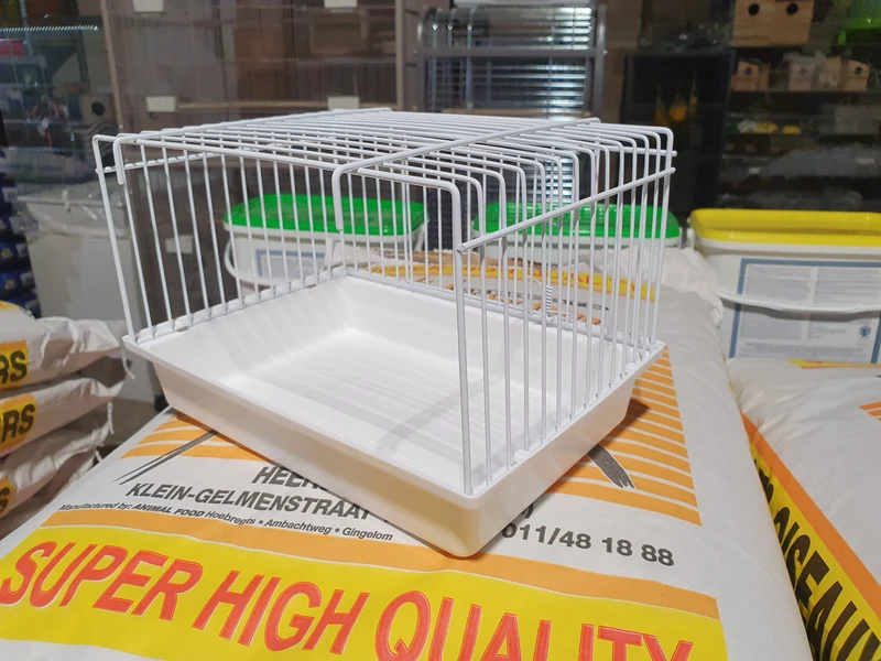 Cage bébé avec porte grande