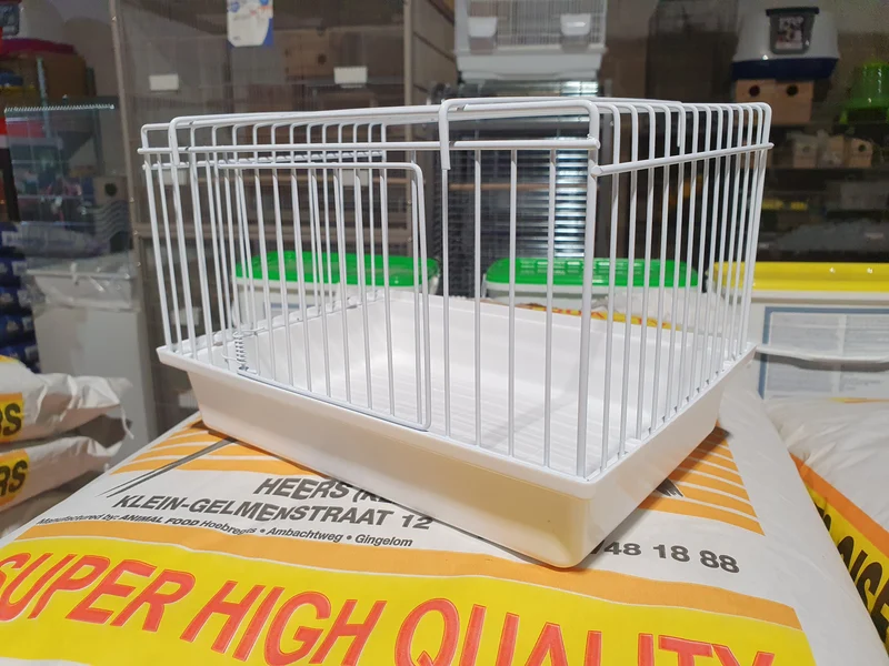 Cage bébé avec porte grande