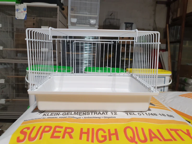 Cage bébé avec porte grande