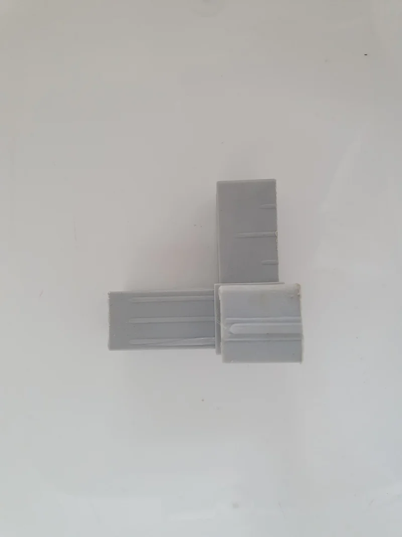 Pièce de raccordement coin volière