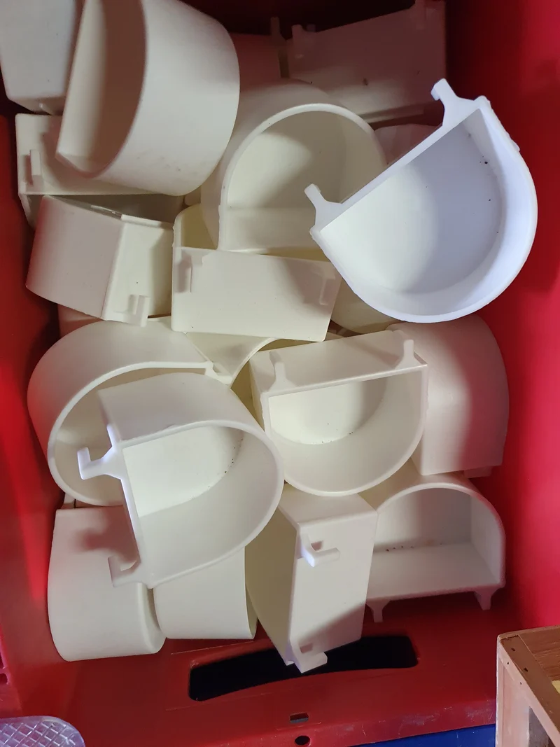 Mangeoire pour perroquets blanche