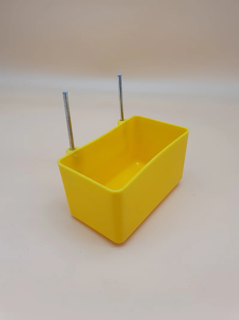 Pot en plastique pour manger, couleurs assorties