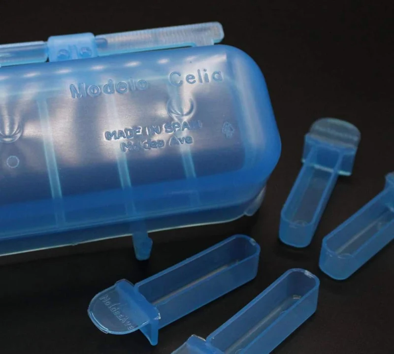 Volière Celia avec mangeoire et 4 pots à friandises + - Moldes Ave