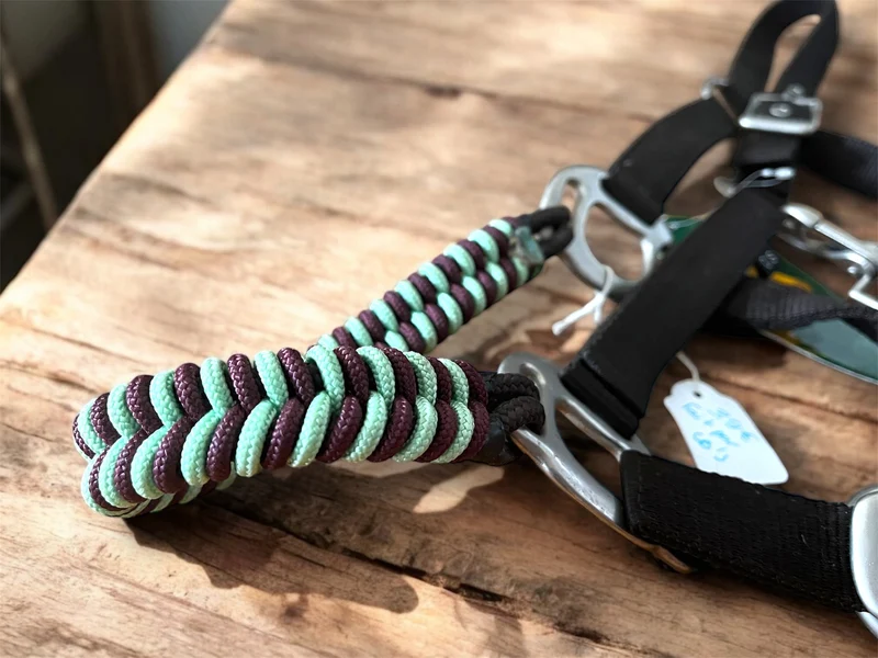 Licol cheval Norton taille Cob avec muserolle tissée à la main