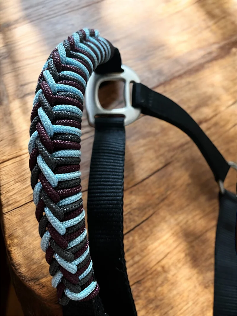 Licol cheval Norton taille Cob avec muserolle tissée à la main