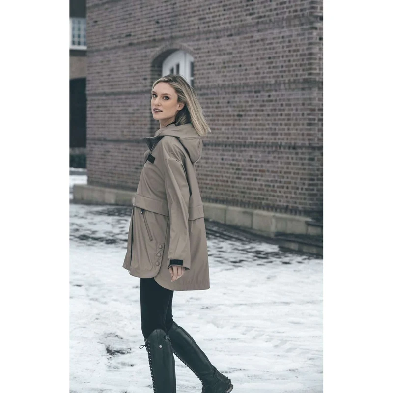 Pikeur Imperméable Cape Athleisure AW26 Mocha Cream