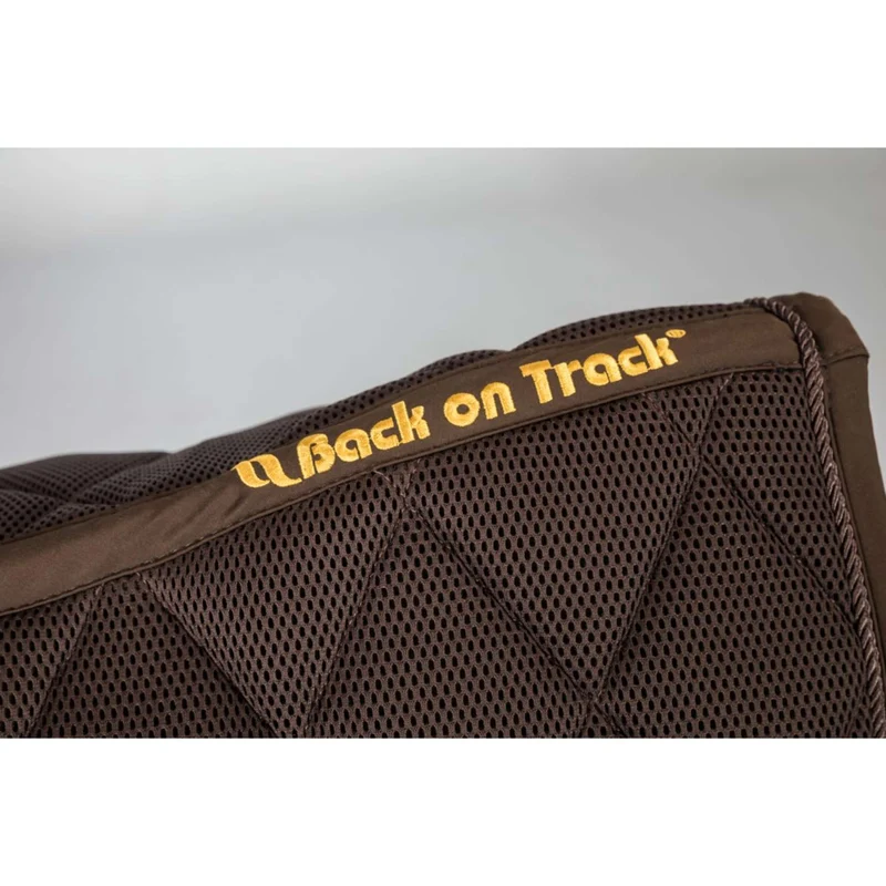 Back on Track Tapis de Selle AirFlow Dressage Marron